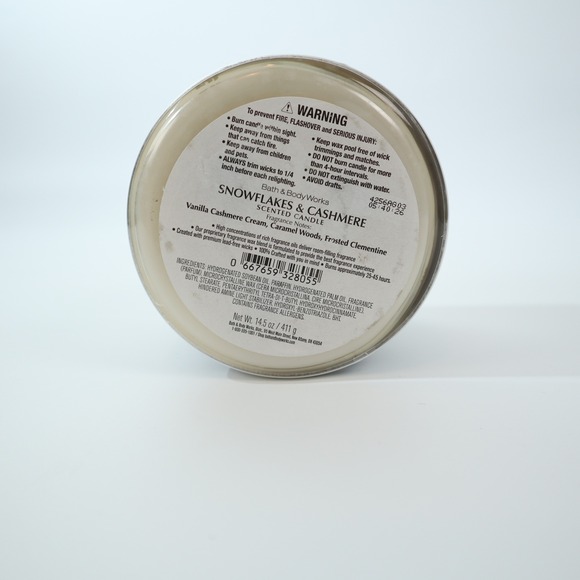 Bath Body Works Snowflakes Cashmere 3 Wick Scented Candle 14.5 oz New - Picture 3 of 4